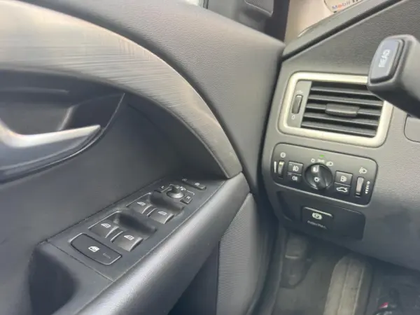 Volvo V70 1.6 D2 Momentum 34