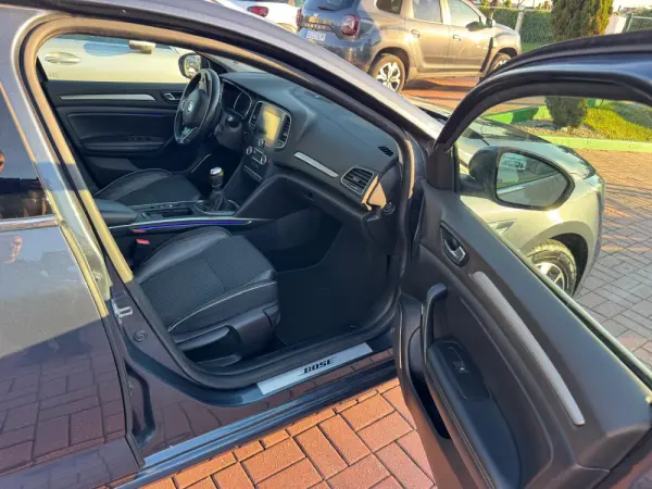 Renault Mégane Sport Tourer ENERGY TCe 130 BOSE EDITION 30