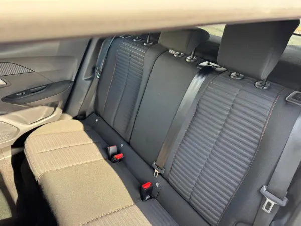 Peugeot 2008 1.2 PureTech Style 9