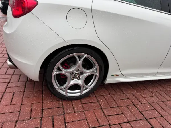 Alfa Romeo Giulietta 1.6 JTDM Exclusive 5