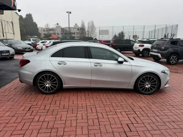 Mercedes-Benz A 180 Limousine d 7G-DCT Progressive 5