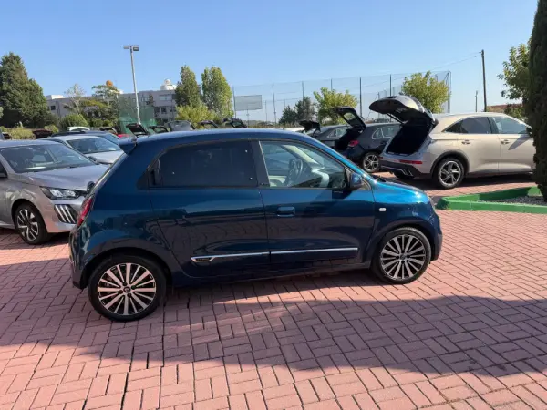 Renault Twingo Z.E. 22 Intens 4