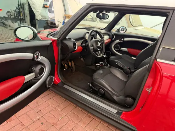 MINI 3 Portas Cooper D 11