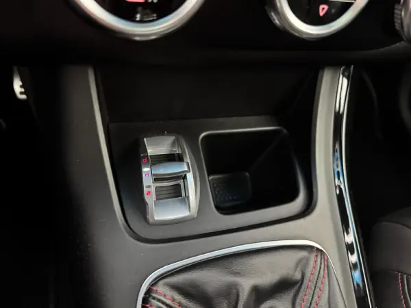 Alfa Romeo Giulietta 1.6 JTDM Exclusive 16