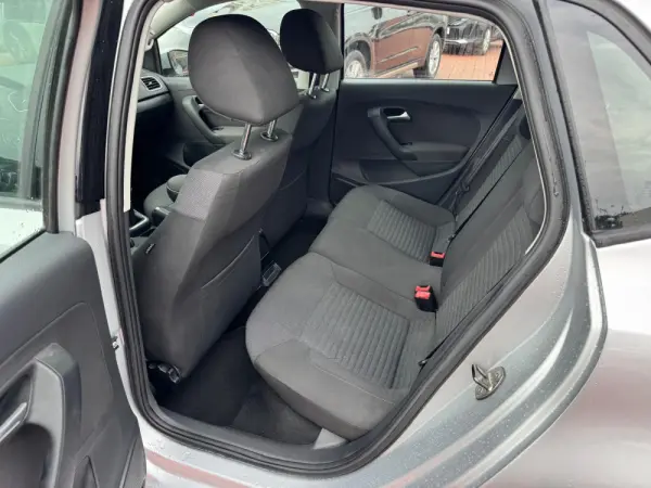 Volkswagen Polo 1.2 TSi Trendline 16