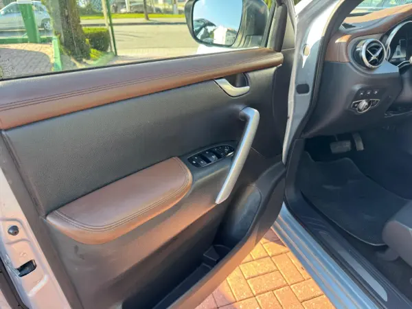 Mercedes-Benz X 350 d Power 4-Matic 14