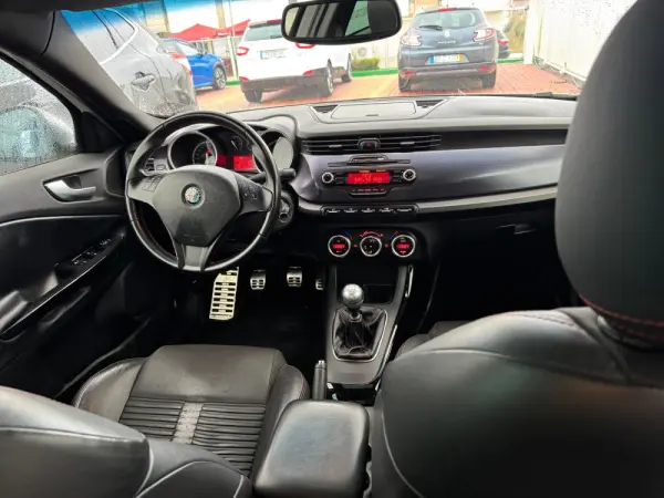 Alfa Romeo Giulietta 1.6 JTDM Exclusive 31