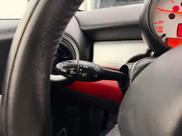 MINI 3 Portas Cooper D 18