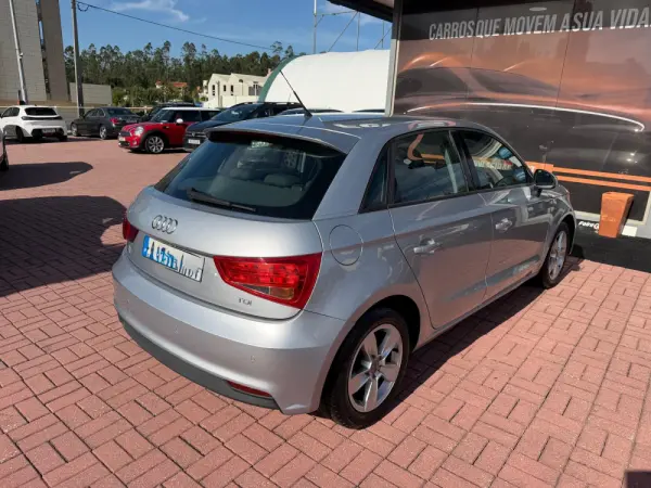 Audi A1 Sportback 1.4 TDI 37