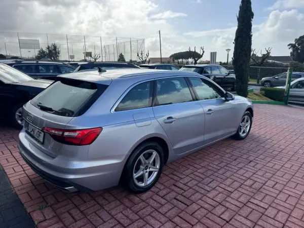Audi A4 Avant 35 TDI S tronic 13