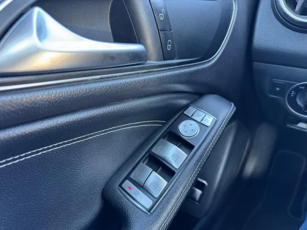 Mercedes-Benz CLA 180 CDI Urban 34