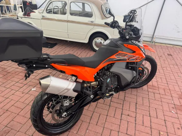 KTM 890 Adventure 18