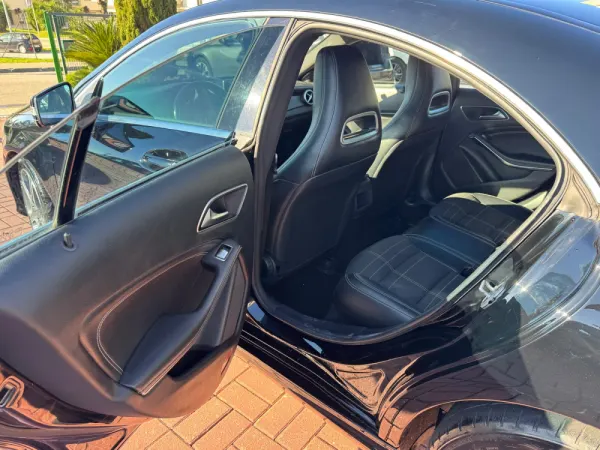 Mercedes-Benz CLA 180 CDI Urban 22