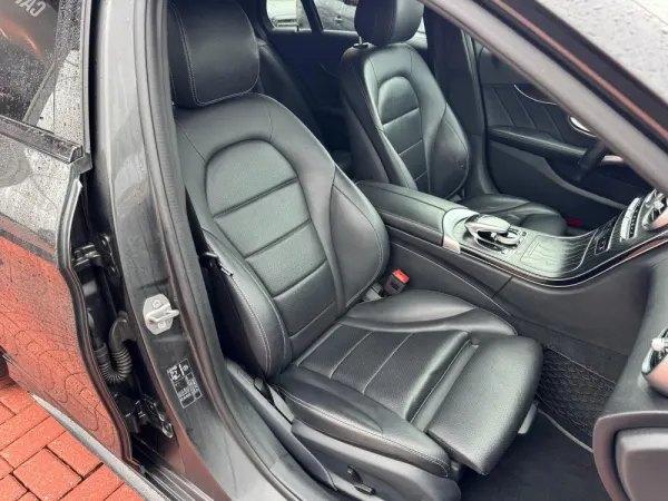 Mercedes-Benz C 220 d AMG Line 47