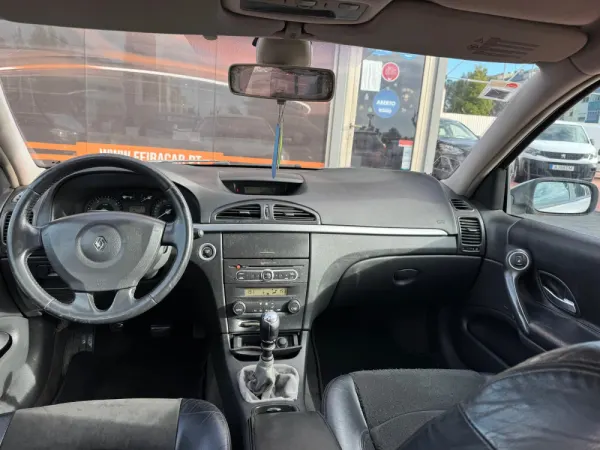 Renault Laguna Break 1.9 dCi Dynamique 23