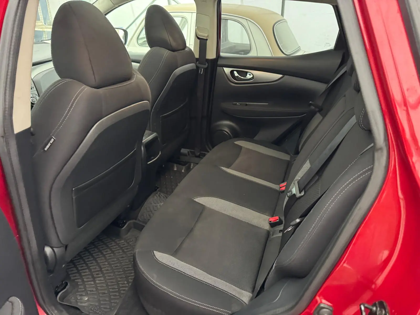 Nissan Qashqai 1.2 DIG-T N-Connecta 27