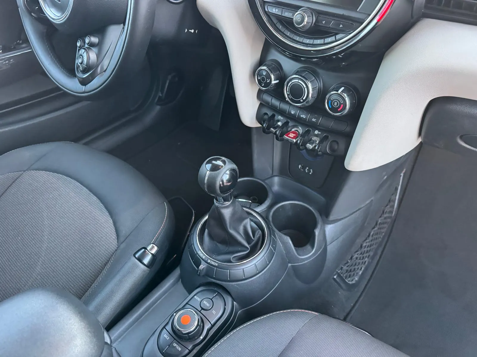 MINI 3 Portas One 21