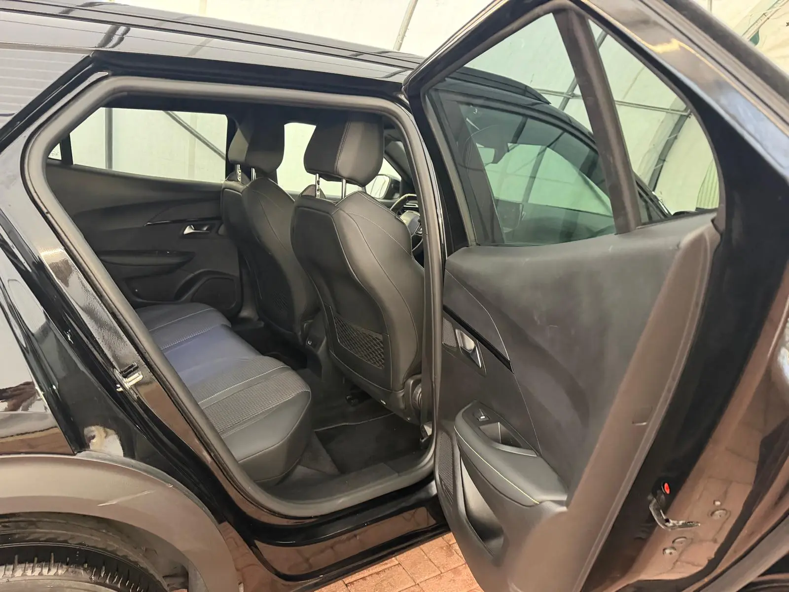 Peugeot 2008 1.5 BlueHDi GT Pack EAT8 32