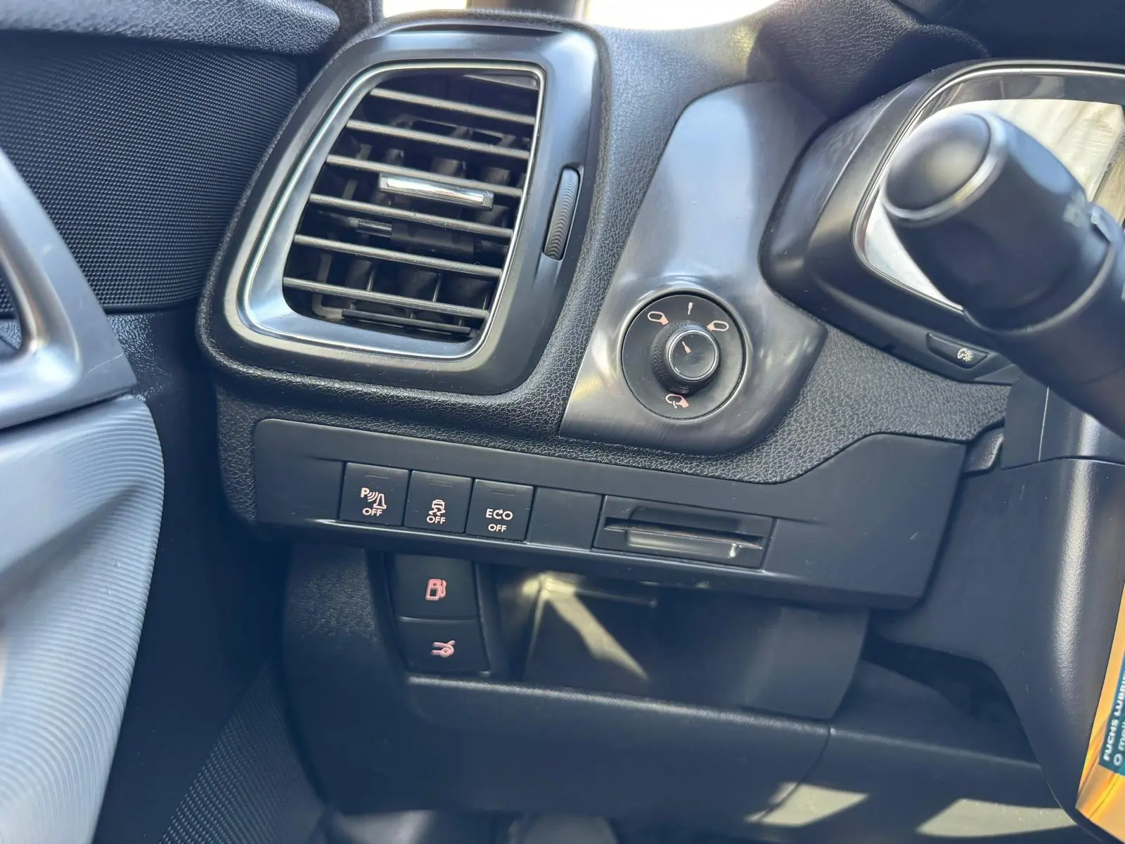 Citroën DS5 2.0 HDi Hy4 So Chic CMP6 102g 35