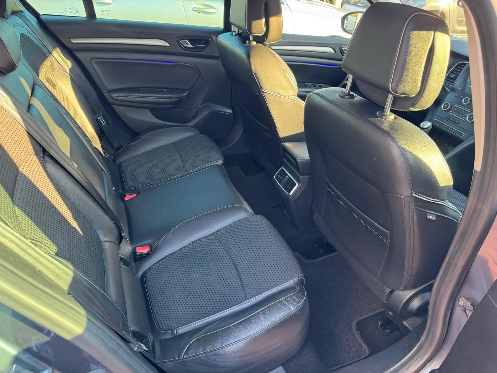 Renault Mégane Sport Tourer ENERGY TCe 130 BOSE EDITION 26