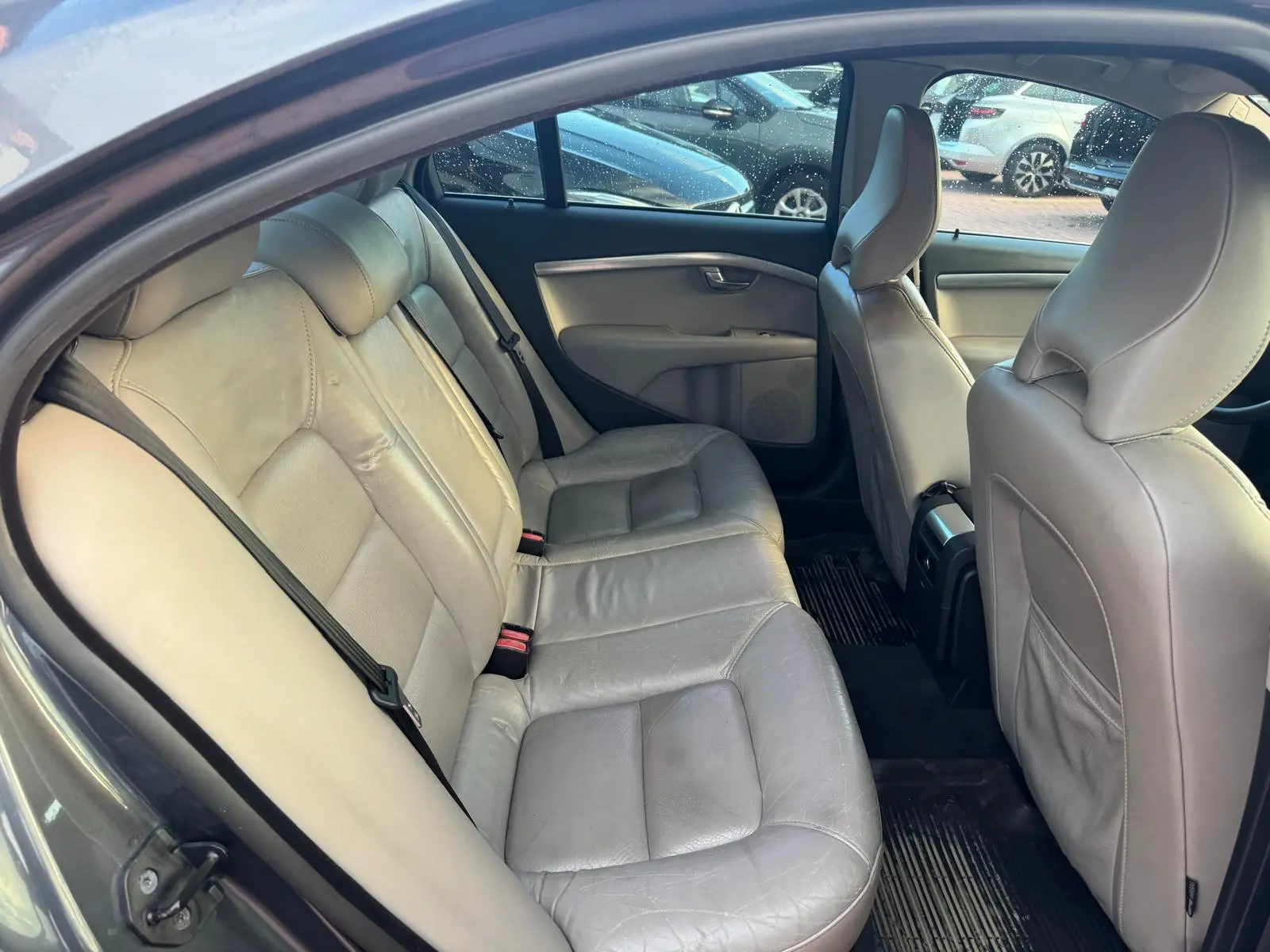 Volvo S80 2.0 D Momentum 16