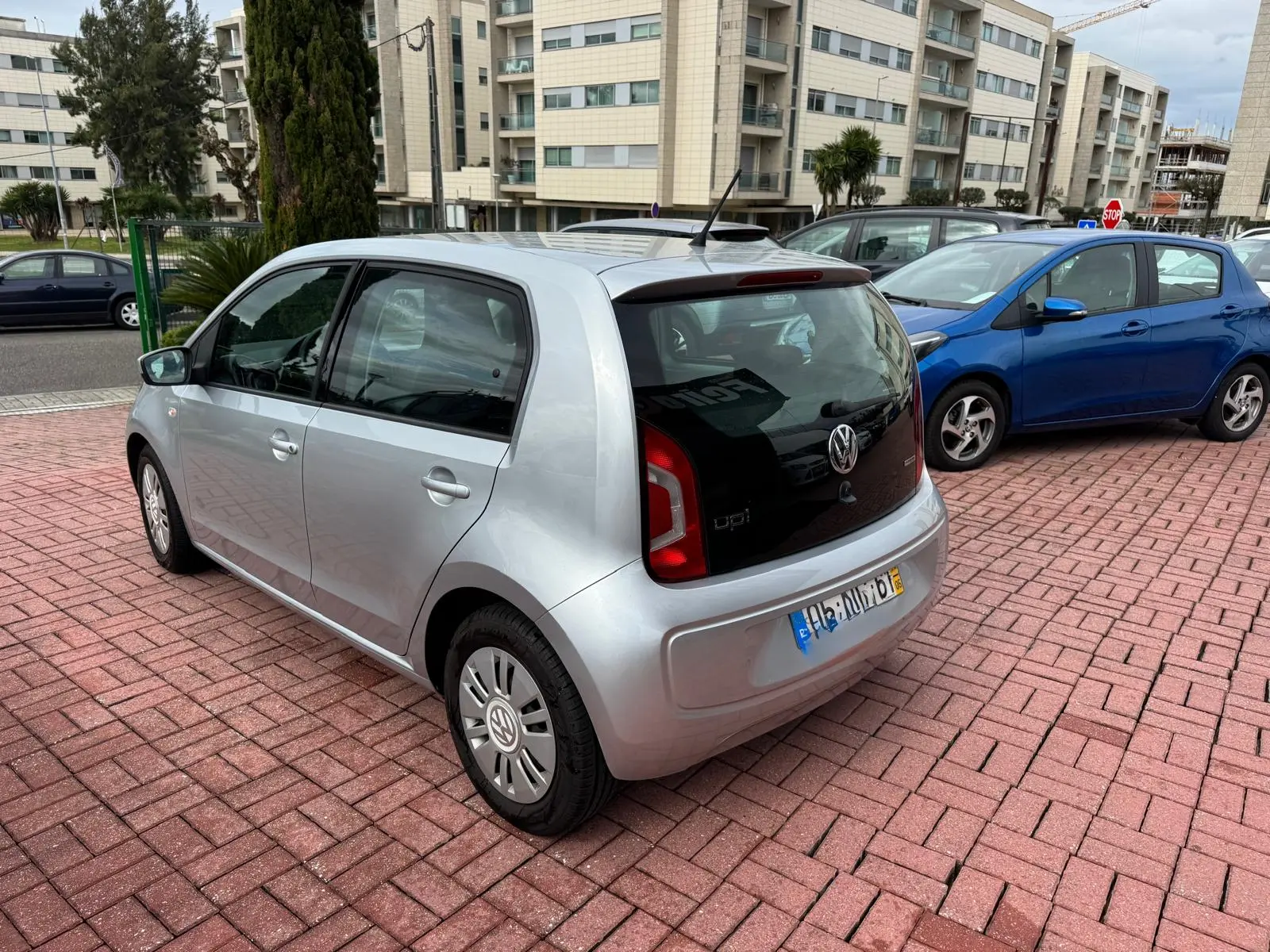 Volkswagen Up! 1.0 BlueMotion Move 12
