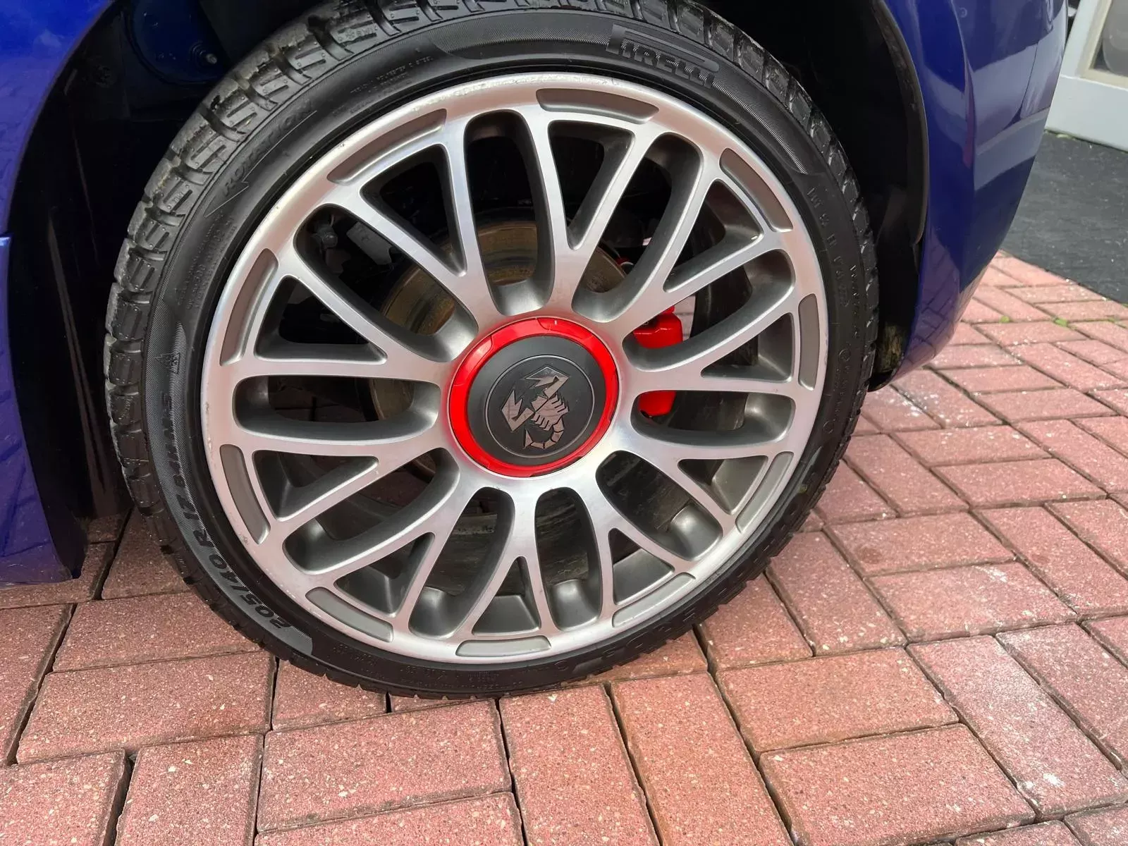 Abarth 500e C Outro 6