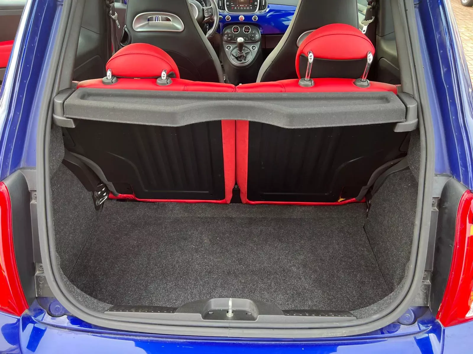 Abarth 500e C Outro 19