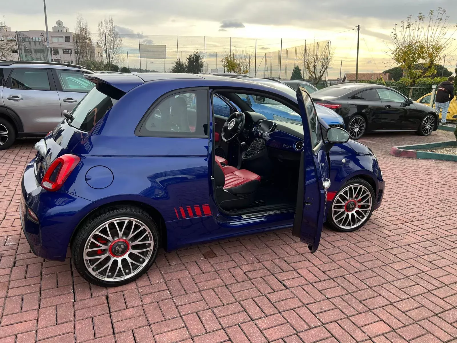Abarth 500e C Outro 21