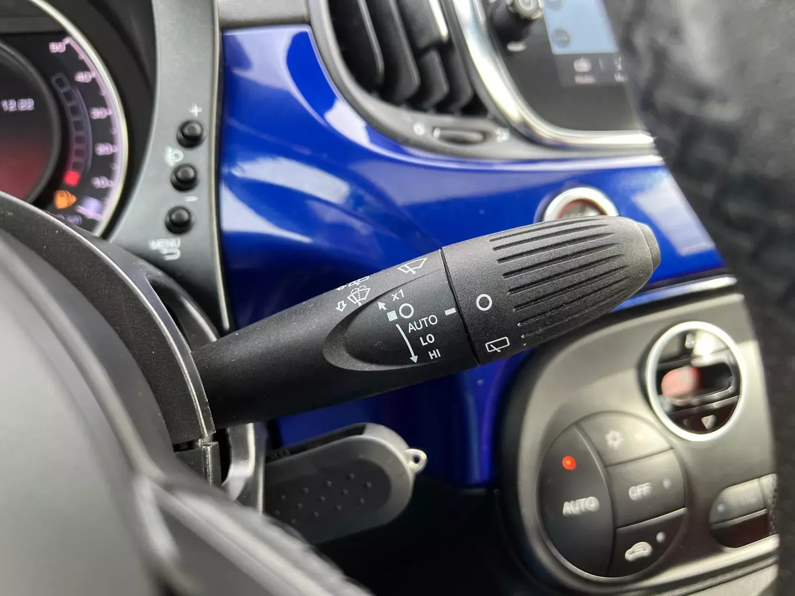 Abarth 500e C Outro 29