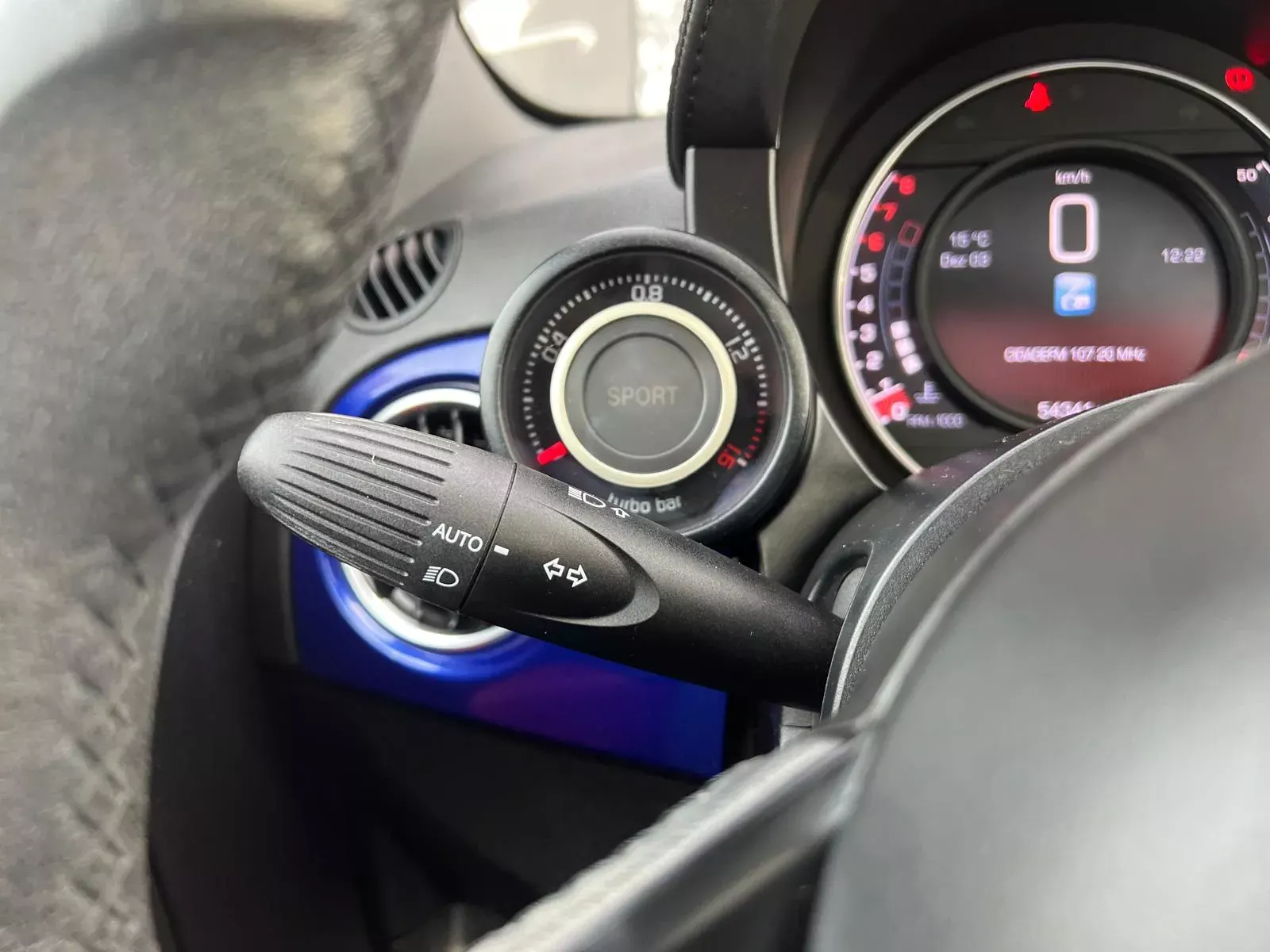 Abarth 500e C Outro 30