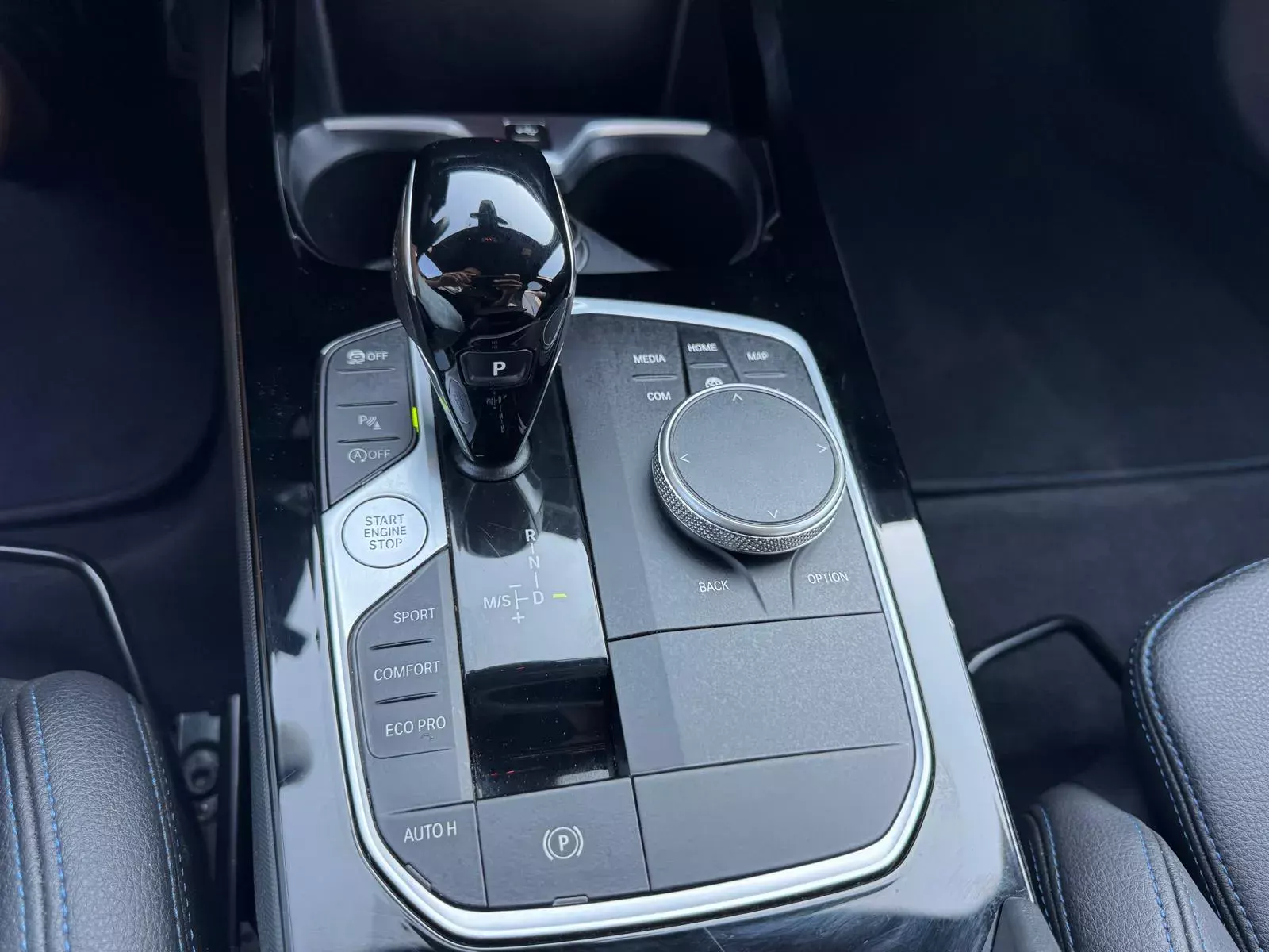 BMW 116 d Pack Desportivo M Auto 22