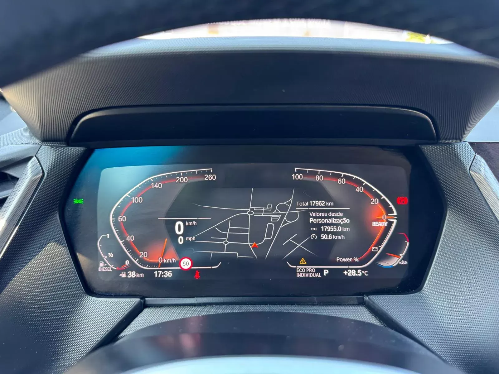 BMW 116 d Pack Desportivo M Auto 33