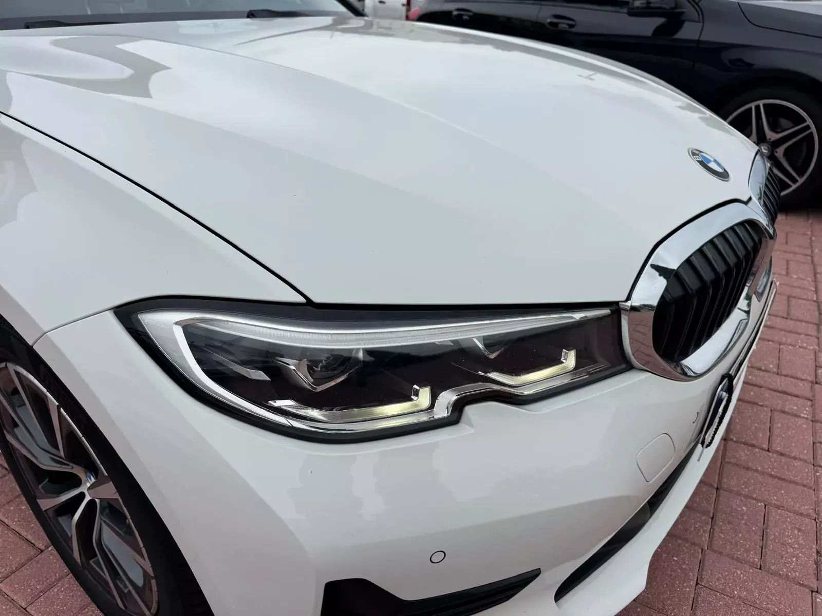 BMW 320 d Touring Auto 3