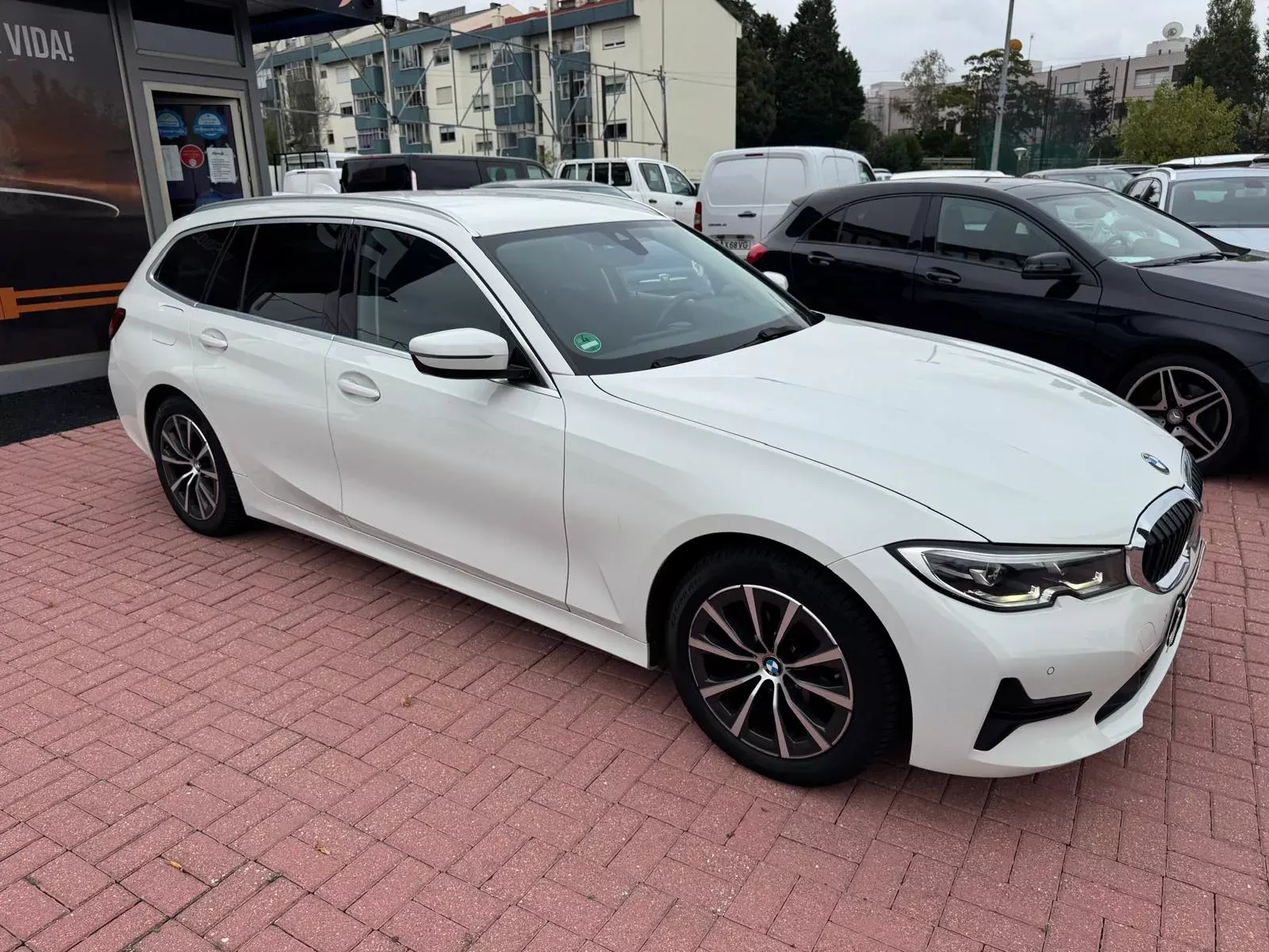 BMW 320 d Touring Auto 4