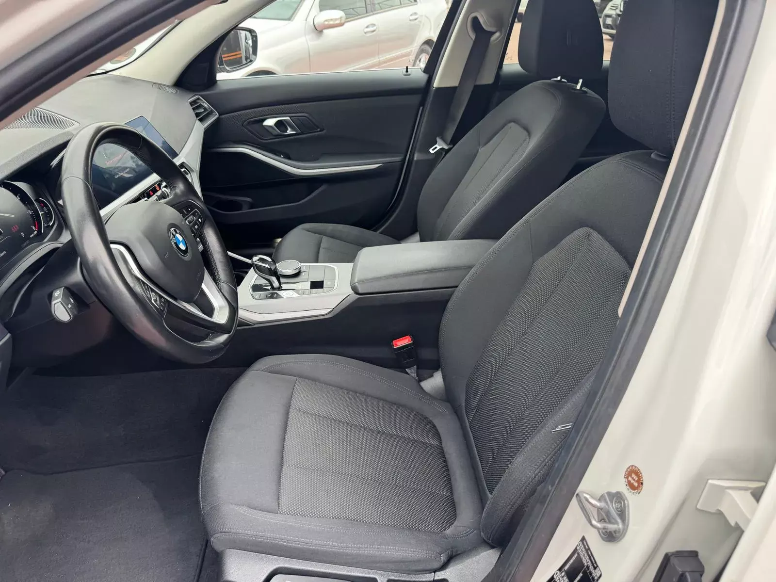 BMW 320 d Touring Auto 11