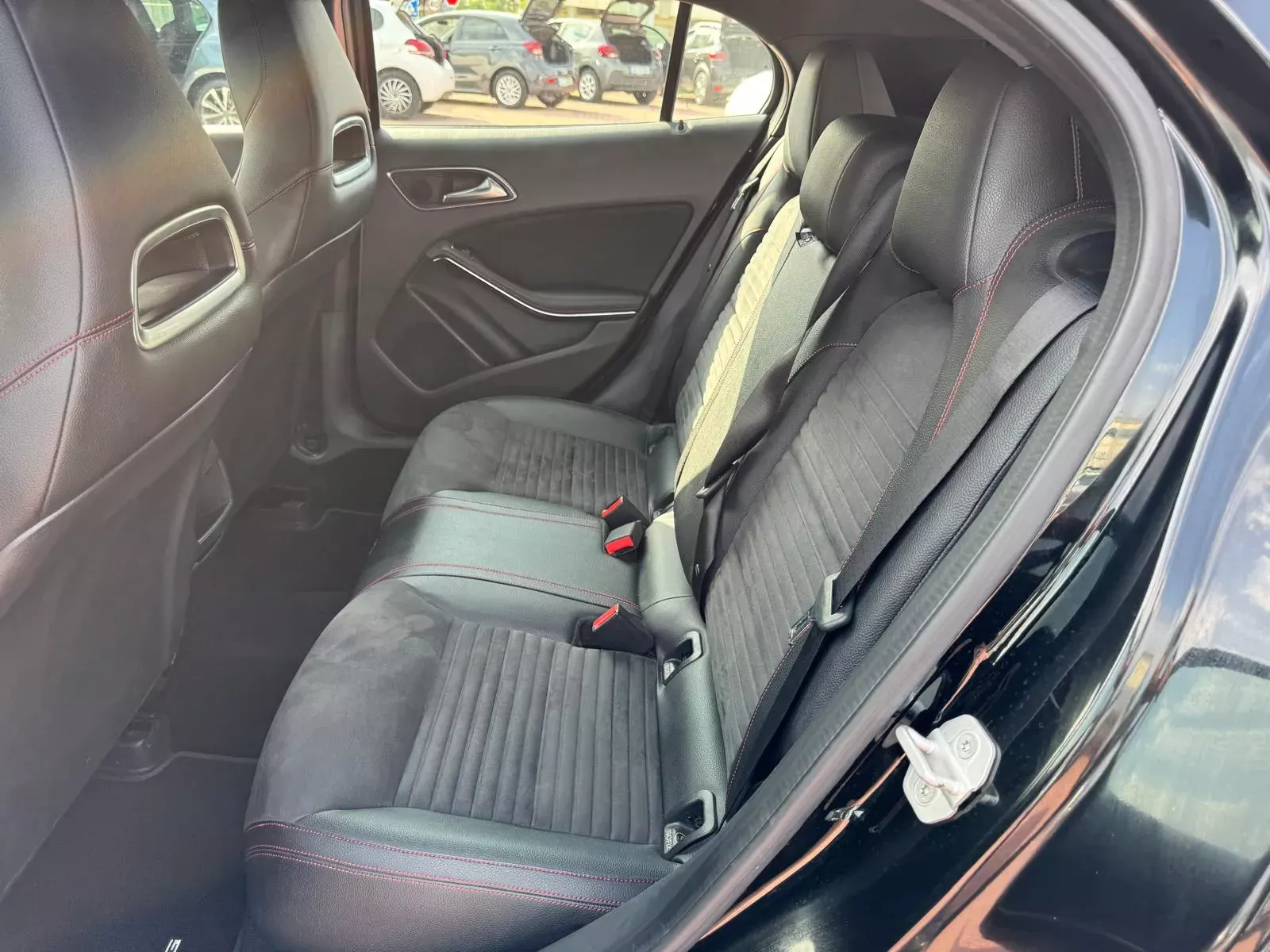 Mercedes-Benz GLA 180 CDi AMG Line 36