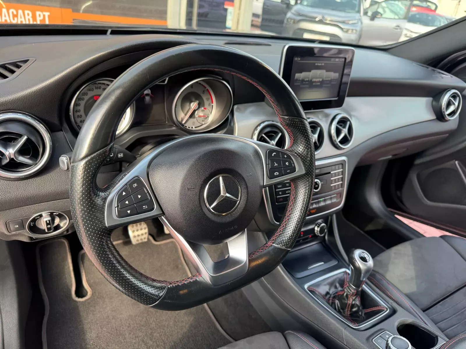 Mercedes-Benz GLA 180 CDi AMG Line 48