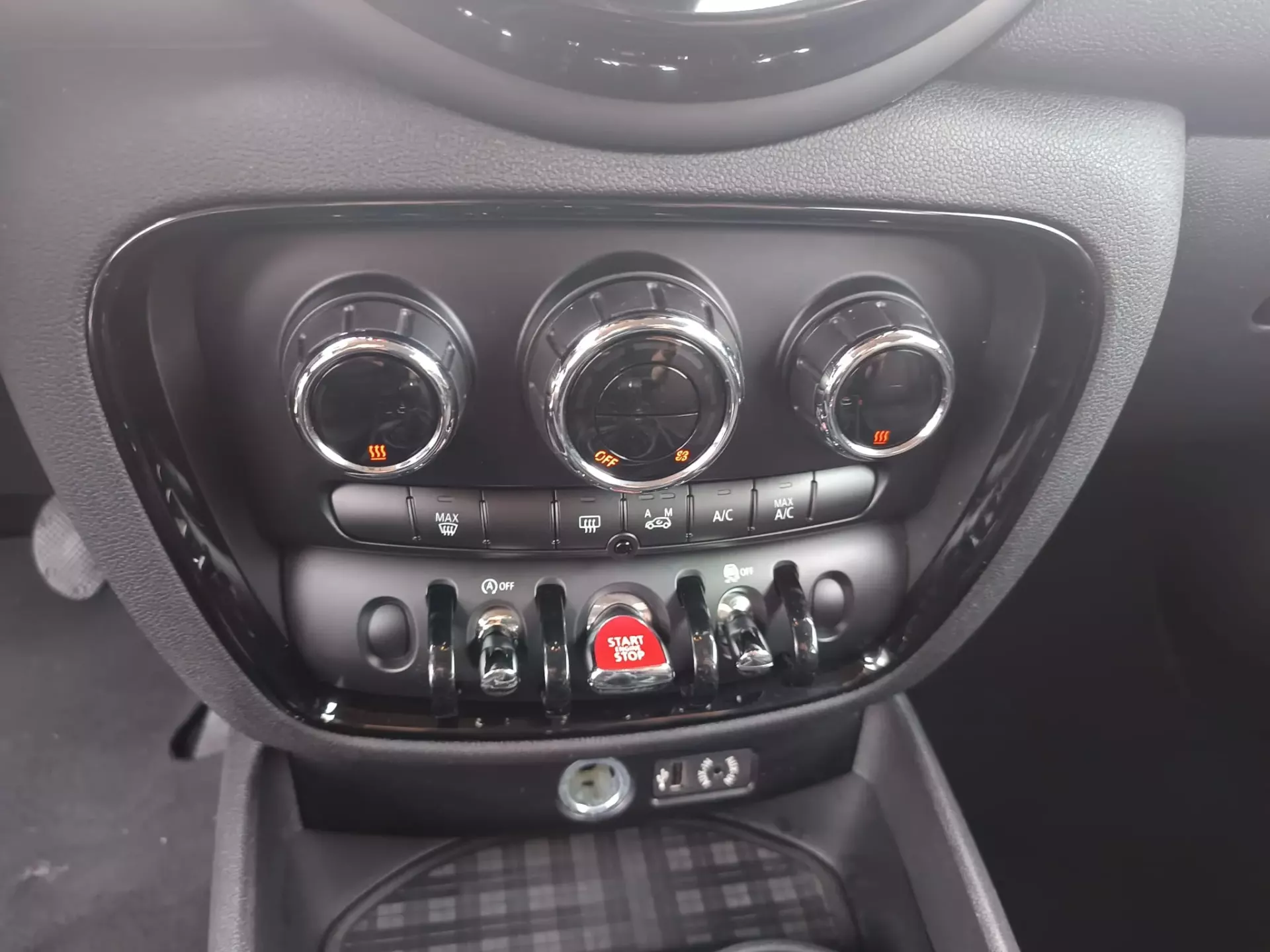 MINI Clubman One D 14