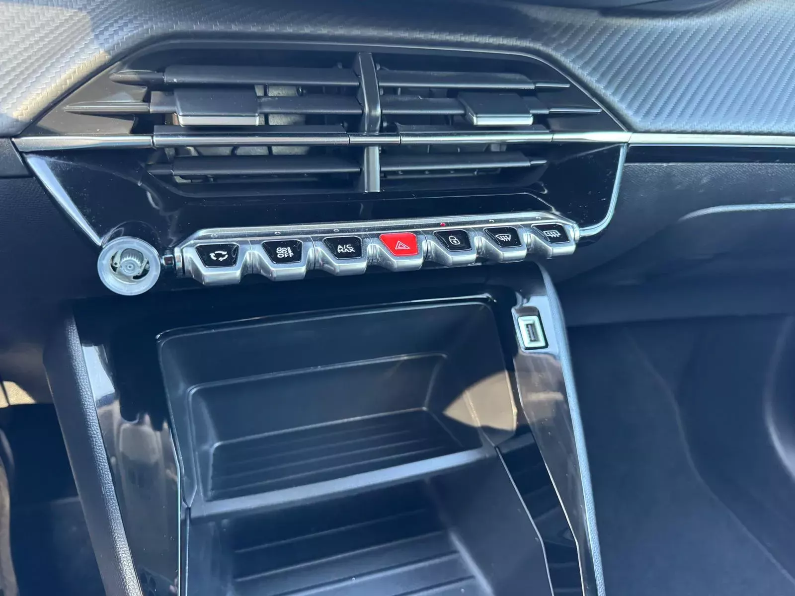 Peugeot 208 1.2 PureTech Active 17