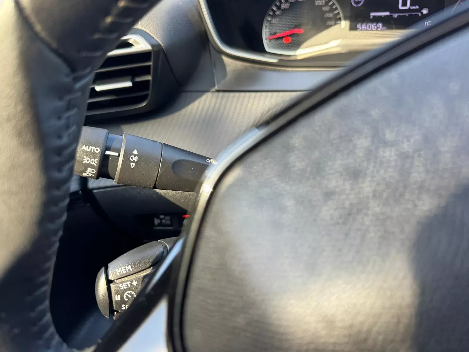 Peugeot 208 1.2 PureTech Active 23