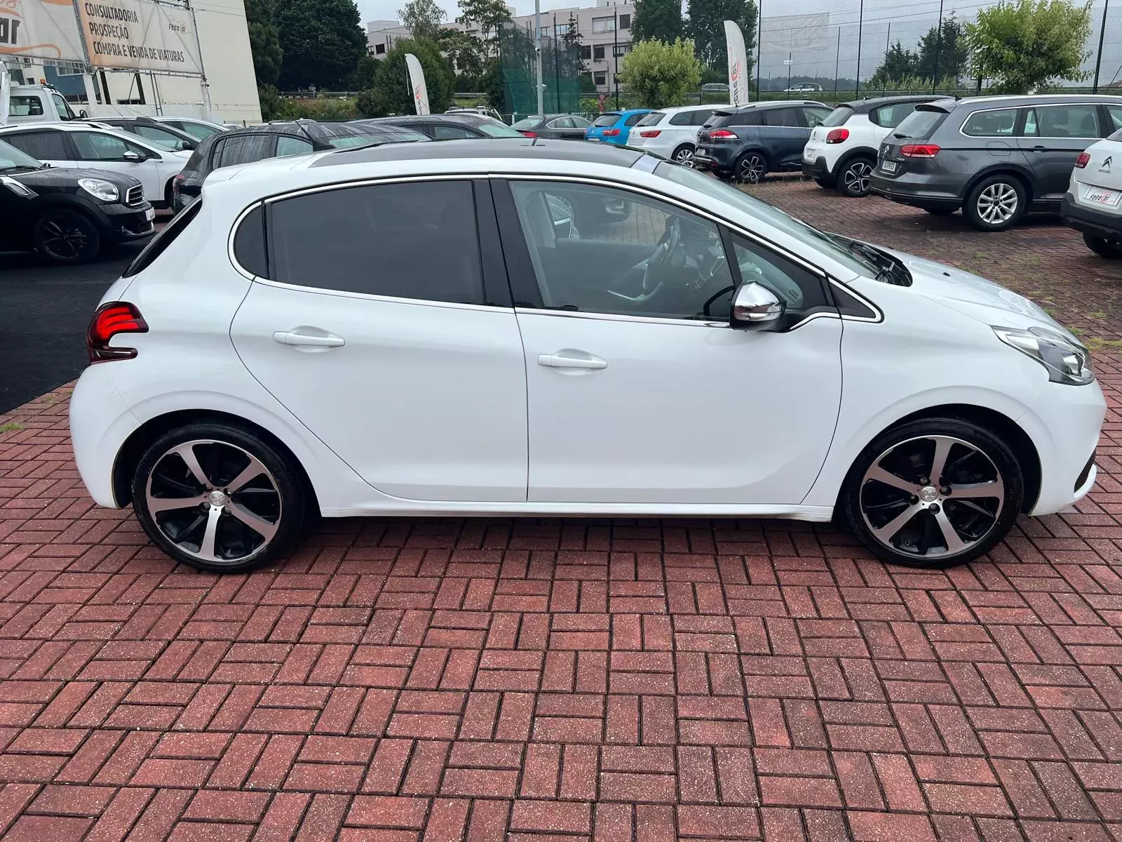 Peugeot 208 1.2 PureTech Allure 5
