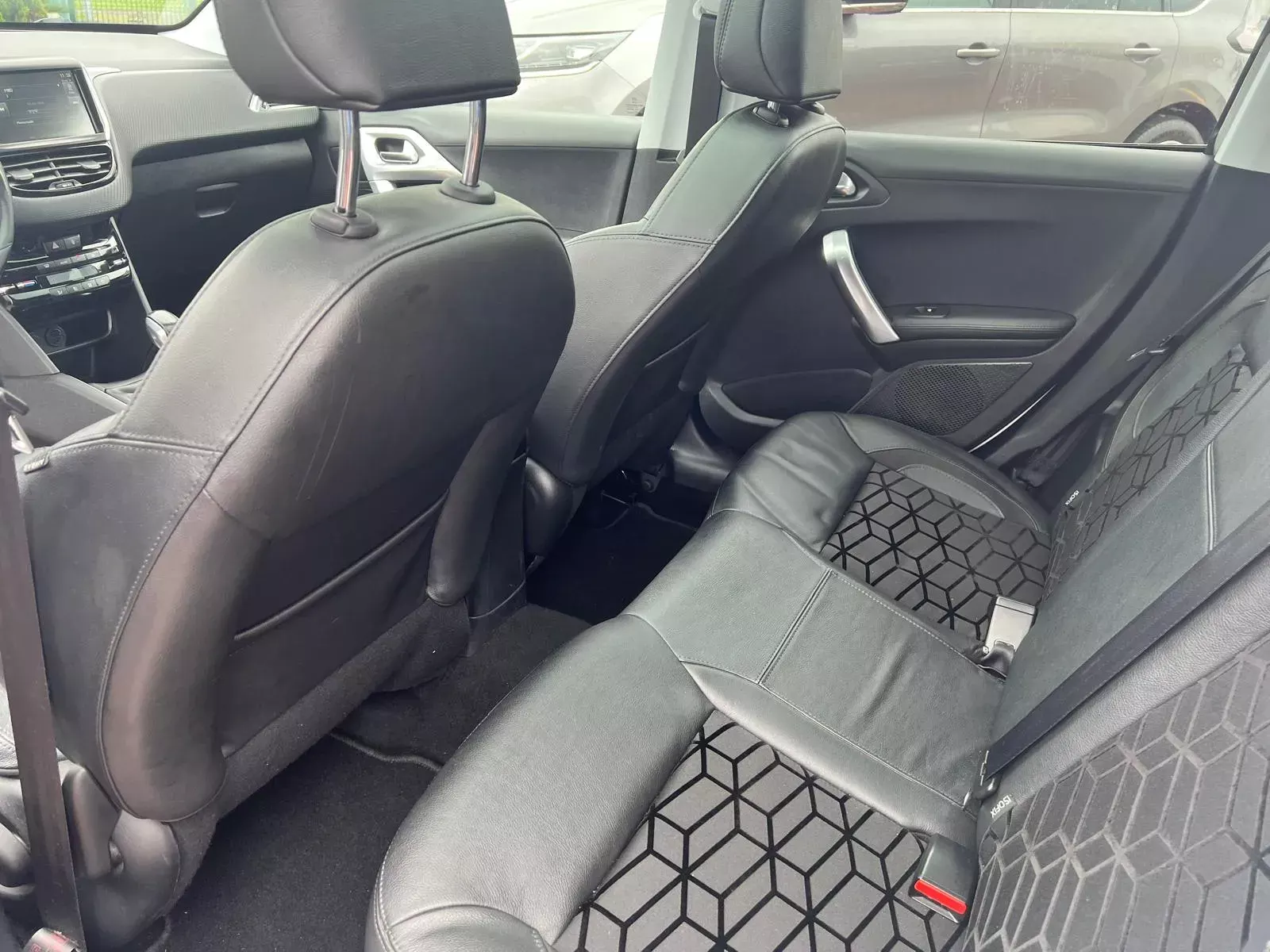 Peugeot 208 1.2 PureTech Allure 11