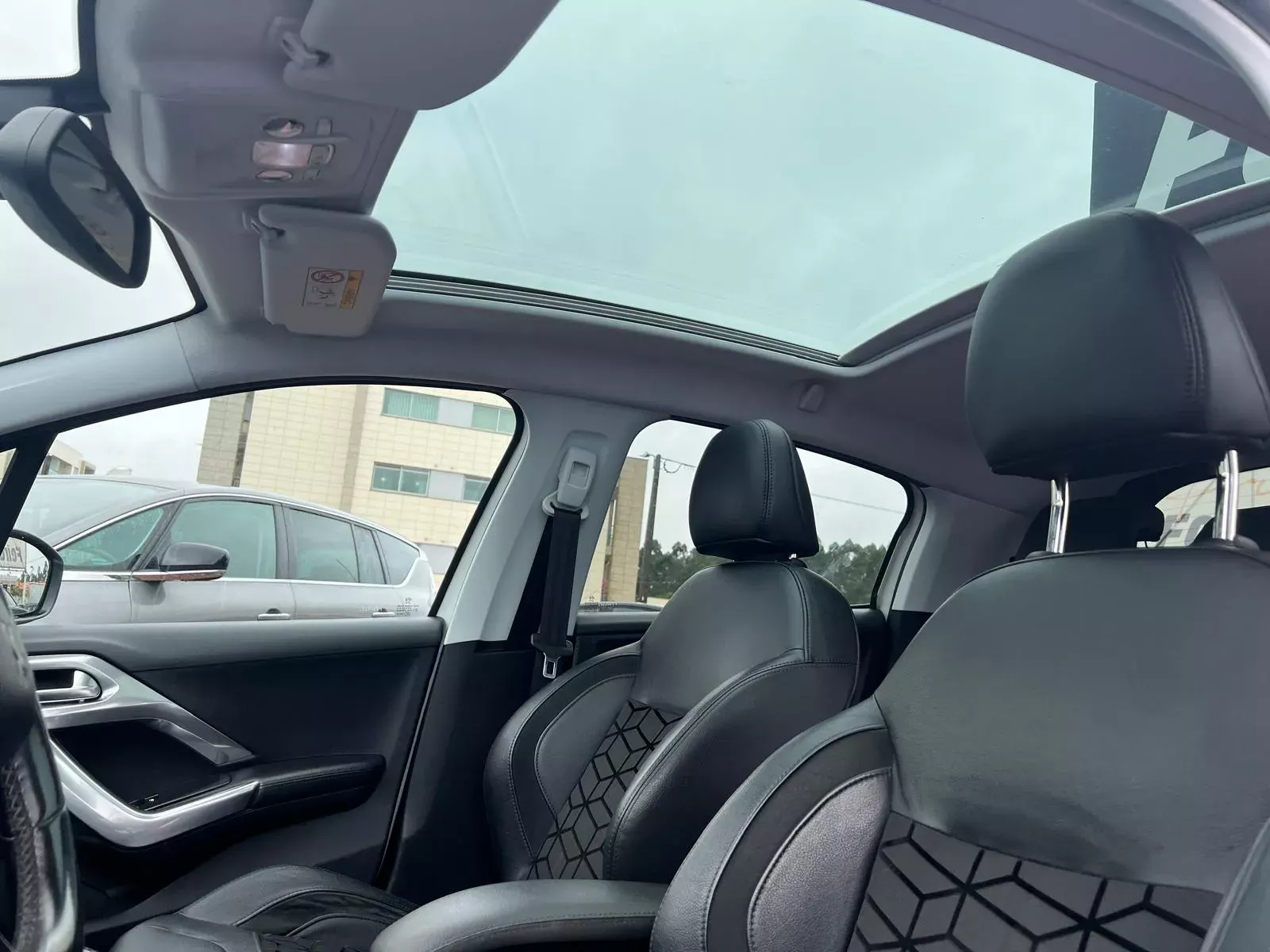 Peugeot 208 1.2 PureTech Allure 14