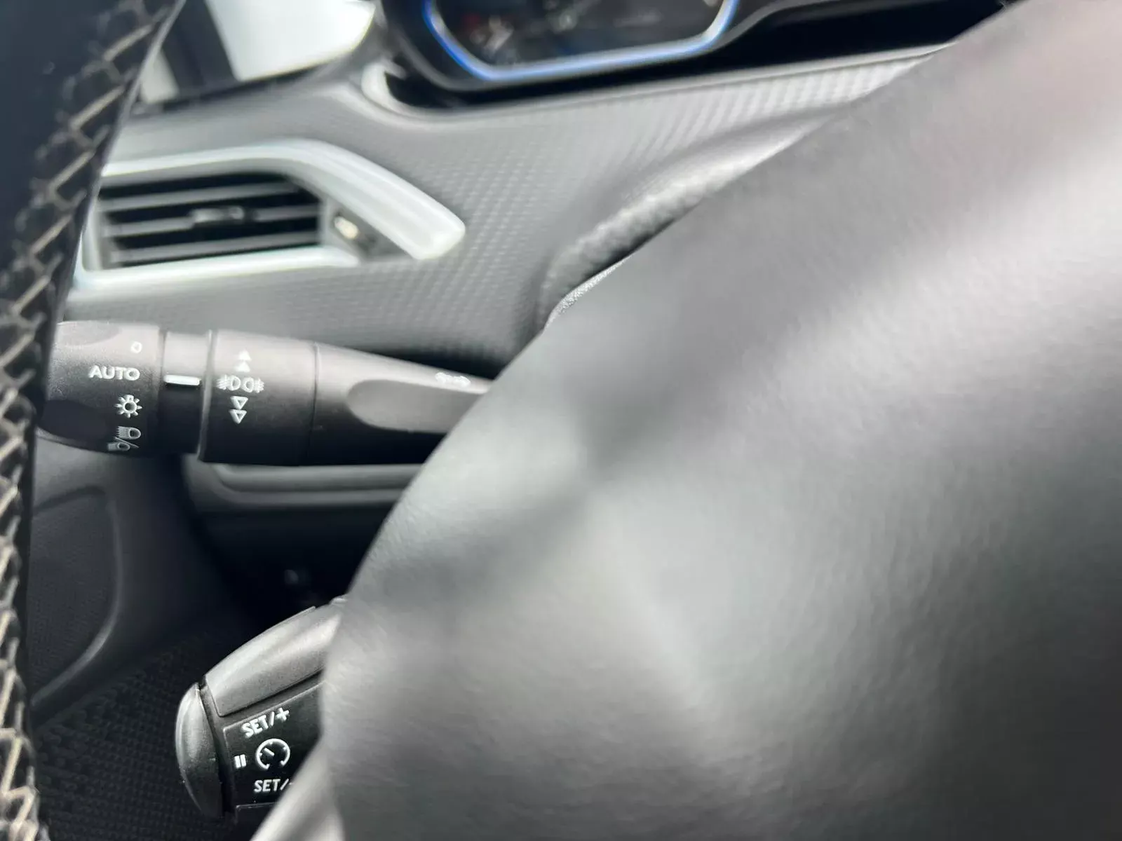 Peugeot 208 1.2 PureTech Allure 22