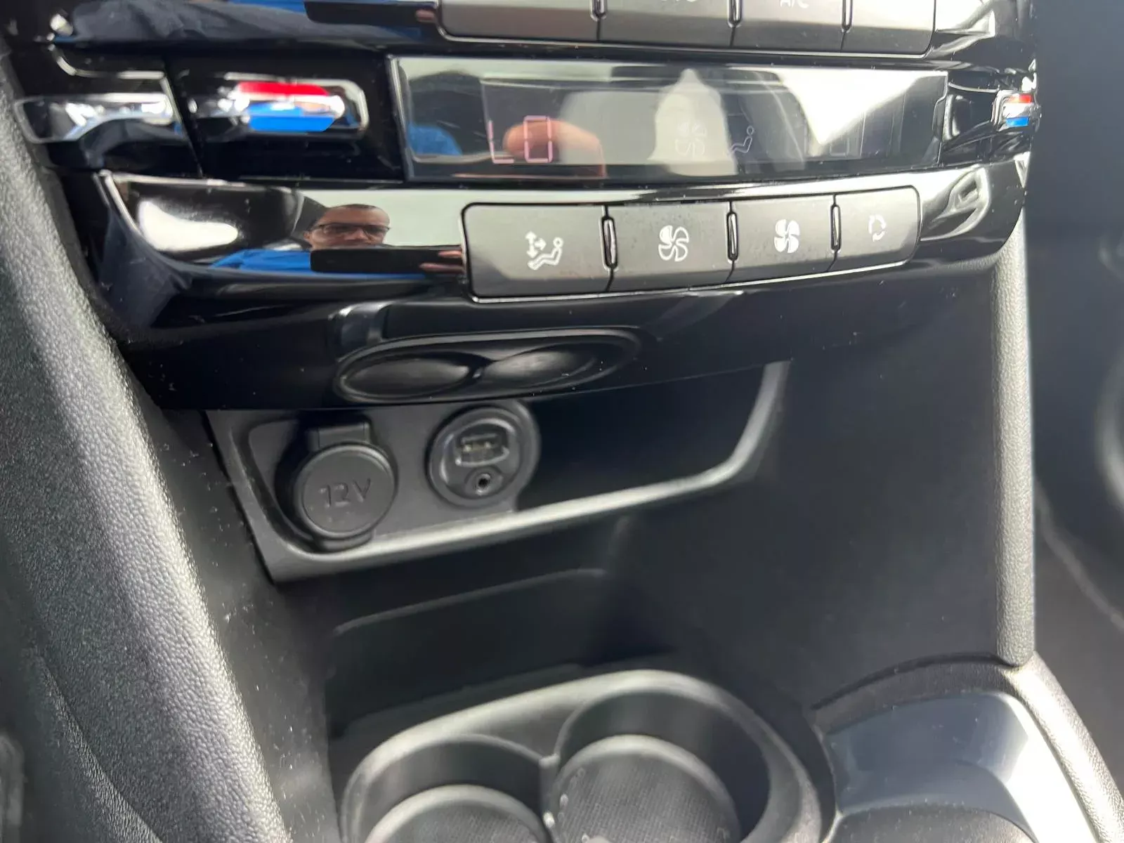 Peugeot 208 1.2 PureTech Allure 26