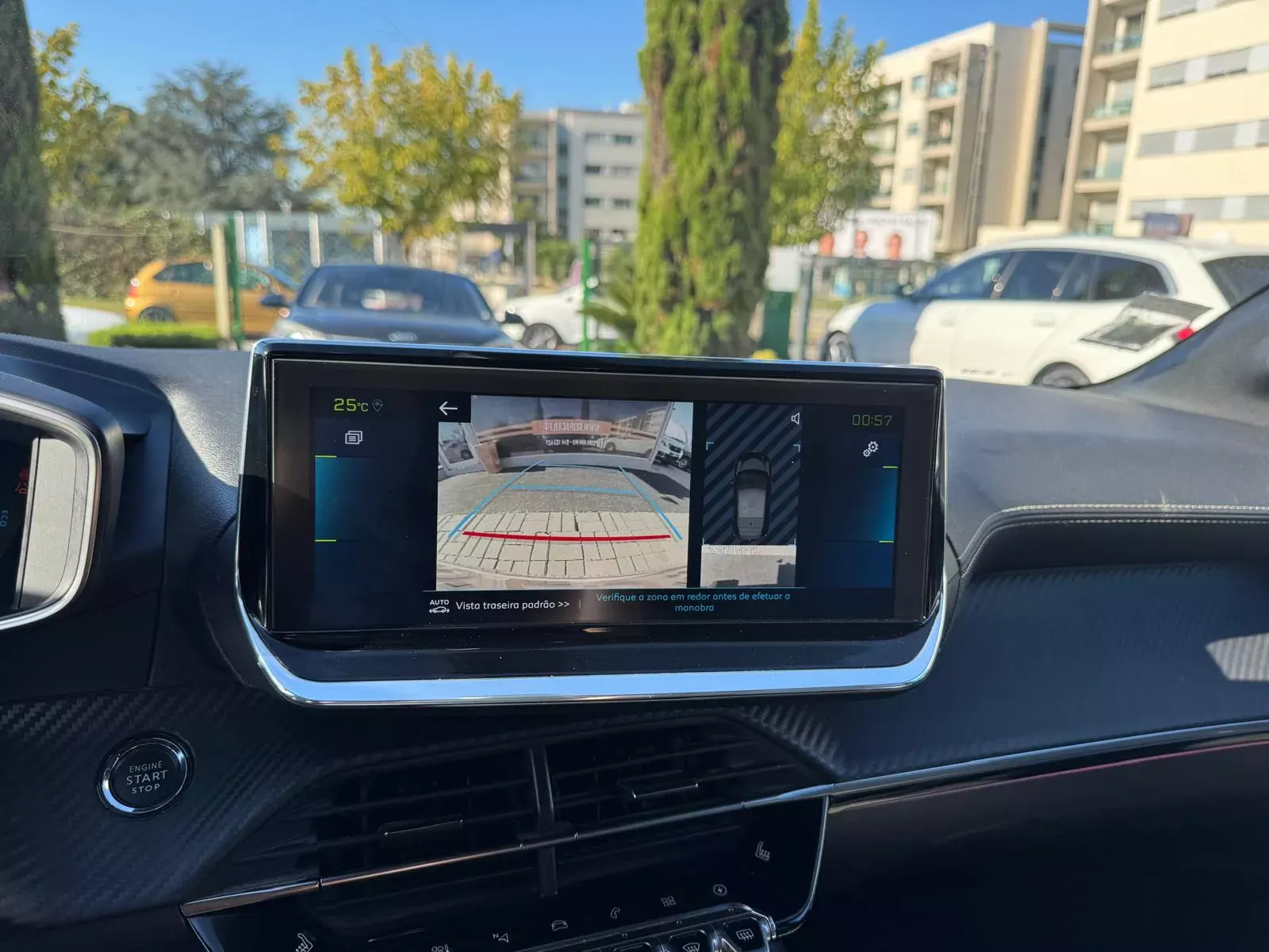 Peugeot e-208 50 kWh GT Pack 11