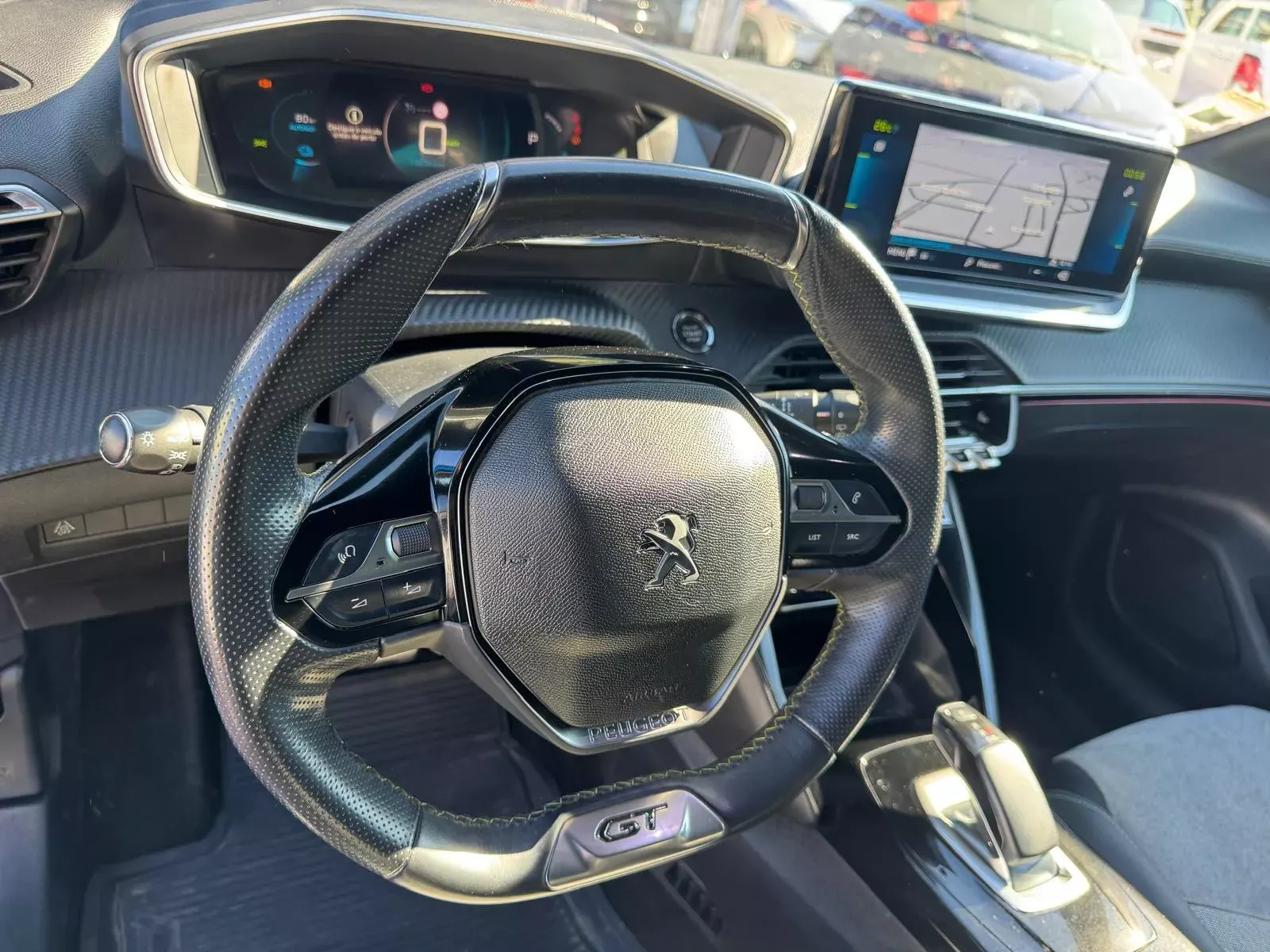 Peugeot e-208 50 kWh GT Pack 22