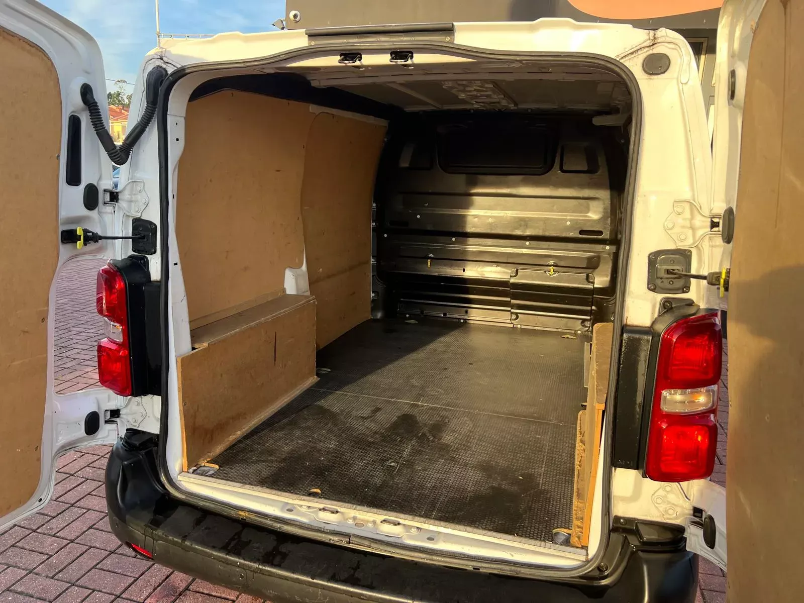 Peugeot Expert Outro 14