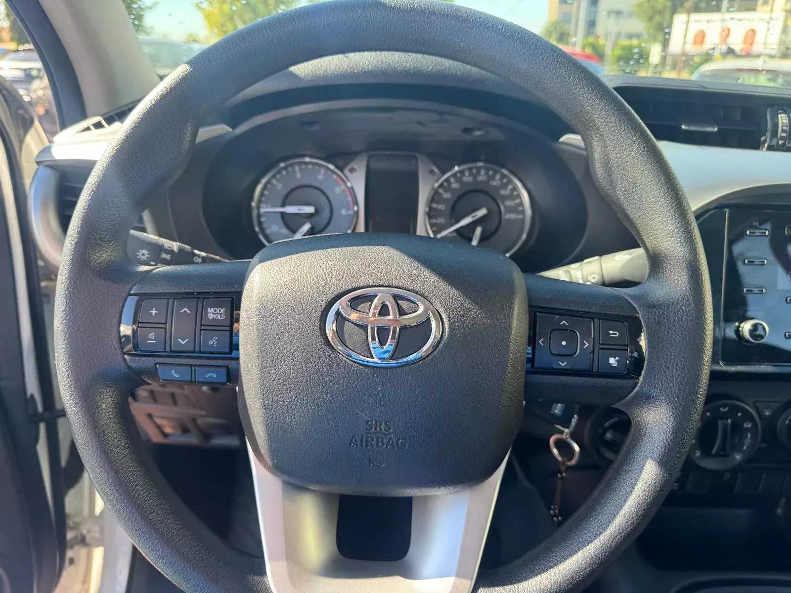 Toyota Hilux 13